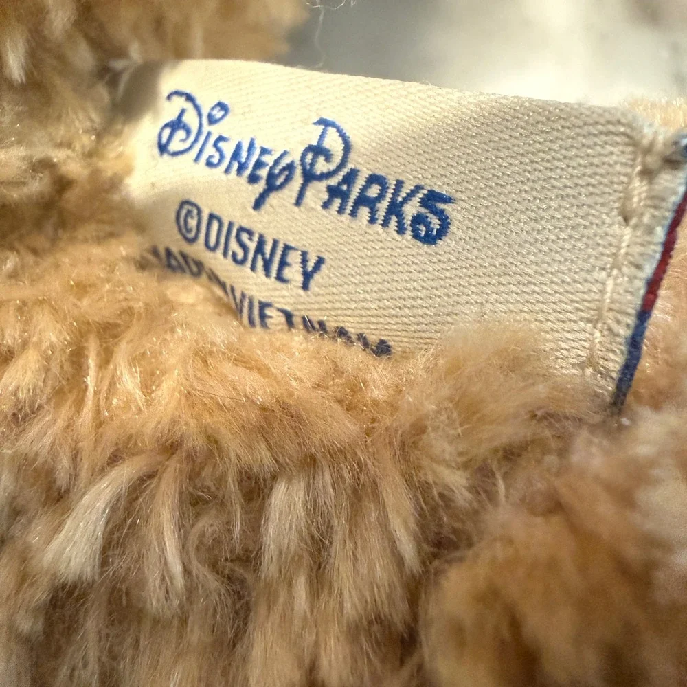 Preowned Disney Parks‎ Duffy the Disney Bear plush with original tag attached